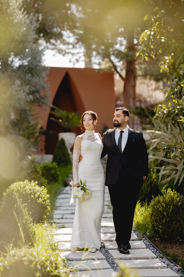 Ezgi ve Berat bahçede
